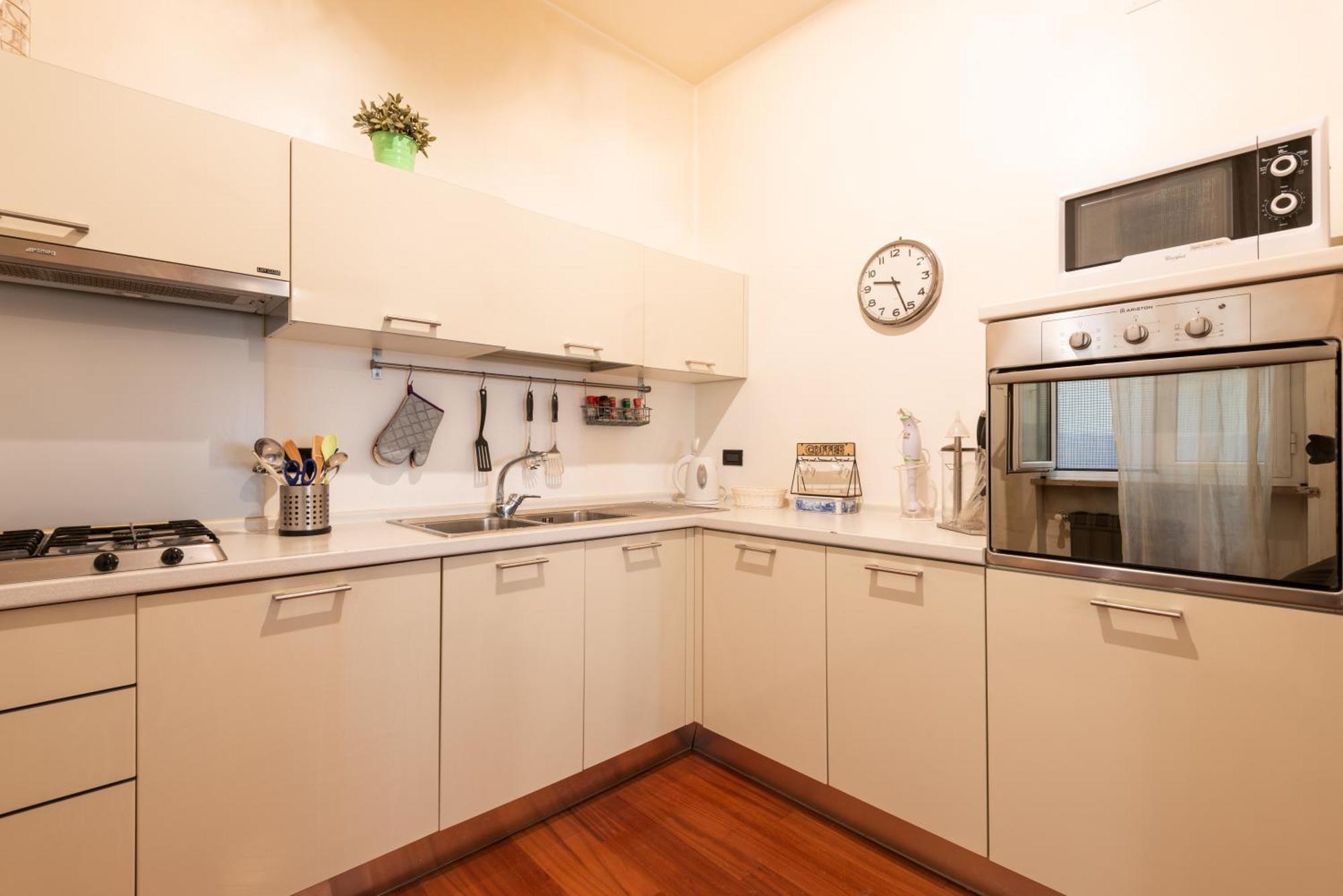 Suite Amendola-Luxury Apartment Бари Екстериор снимка