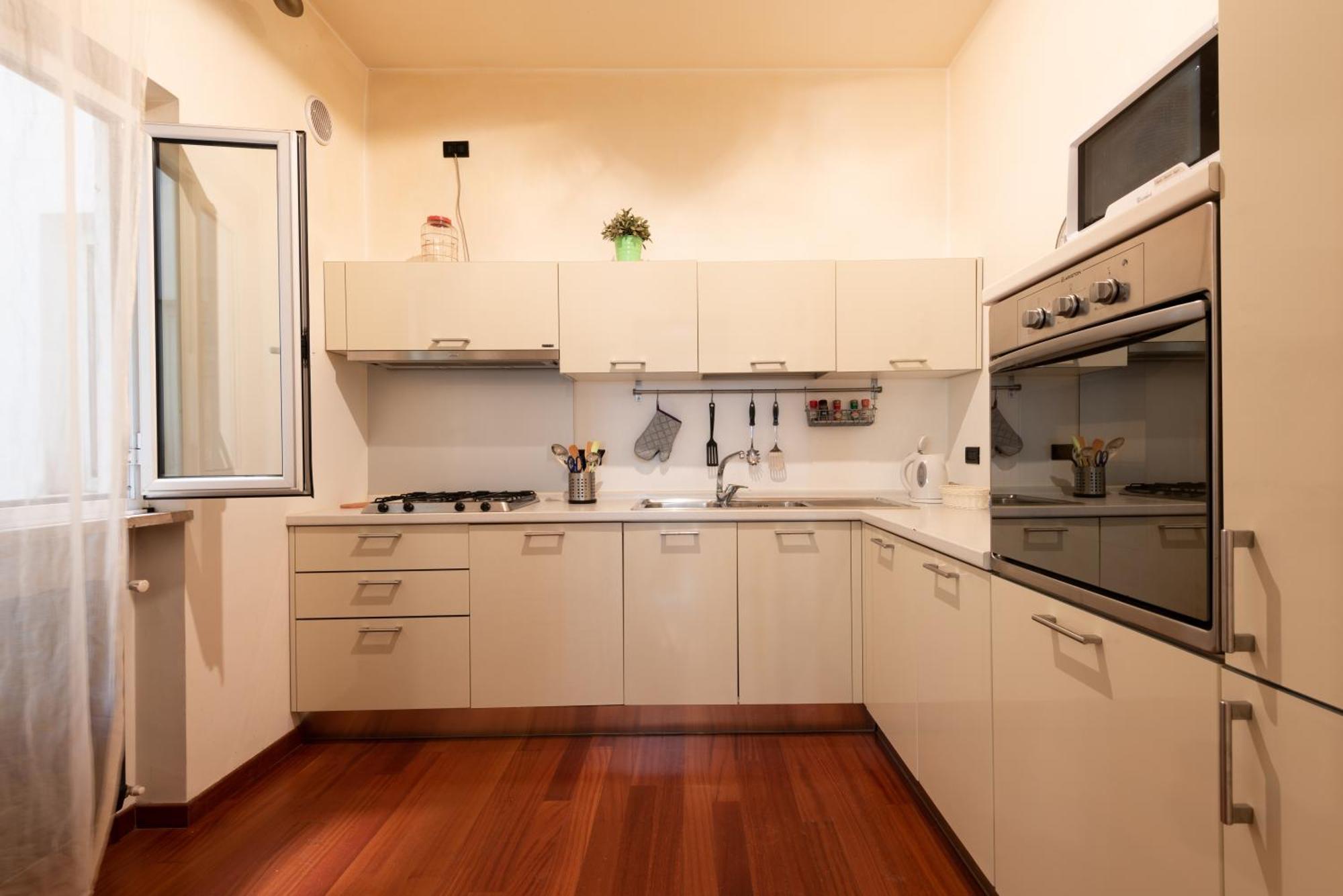 Suite Amendola-Luxury Apartment Бари Екстериор снимка